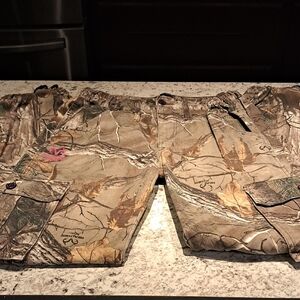 NWOT! Women's Realtree Camouflage Cargo Pants Size SMALL